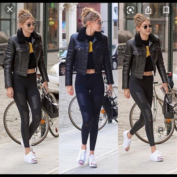 ALO HIGH WAISTED MOTO LEGGING - Picture 2 of 5